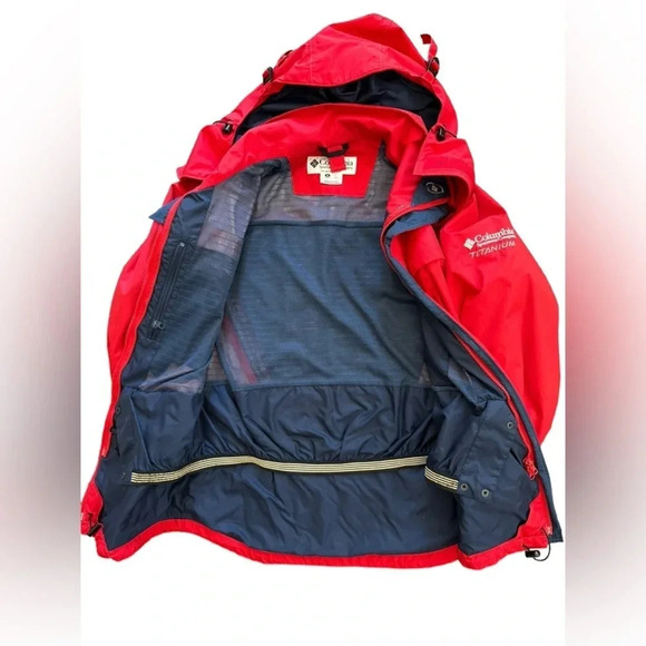 Columbia Titanium red ski jacket with removable hood - Picture 3 of 5